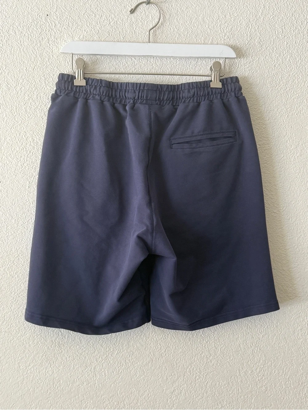 Vanquish VQ Navy Athletic Shorts with Zipper Pockets Mens size Large